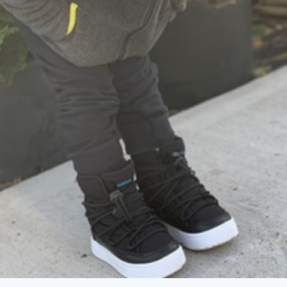 Native Toddler Boy chamonix boot size 9